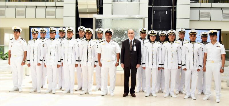 الأكاديمية العسكرية المصرية تنظم زيارة لعدد من طلبة الكلية البحرية لمستشفى أهل مصر (صور)