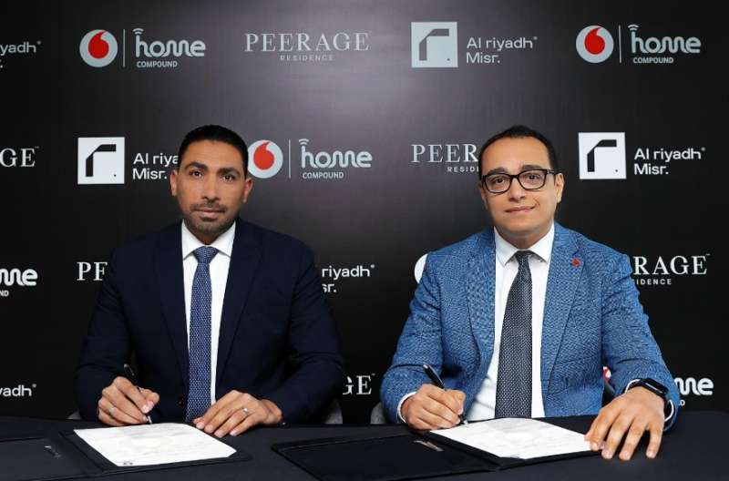«ڤودافون مصر» و«الرياض مصر» توقعان اتفاقية شراكة لتقديم خدمات الاتصالات المتكاملة في مشروع Peerage