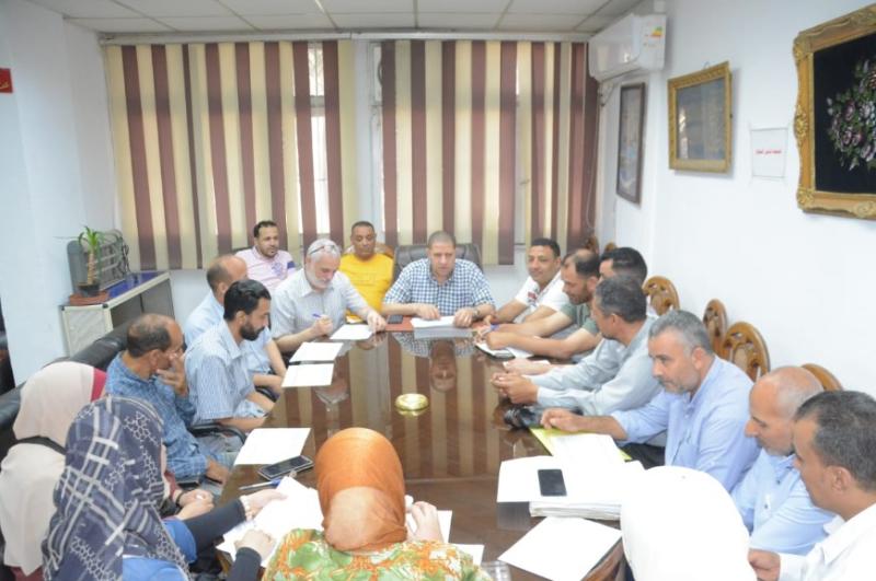 غطاس يعقد اجتماعاً لمتابعة ملف تقنين أراضي أملاك الدولة والعقود الجاهزة البحيرة