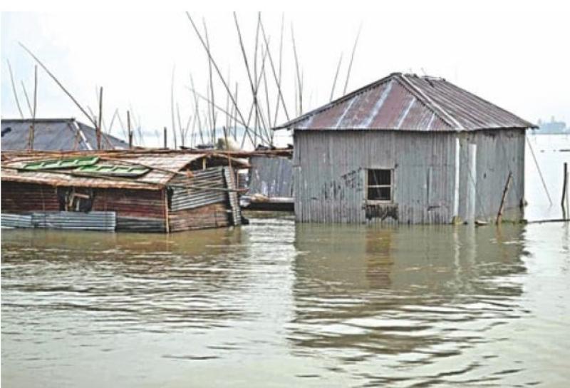 فيضانات مفاجئة في شمال شرق بنجلاديش ..  فيديو