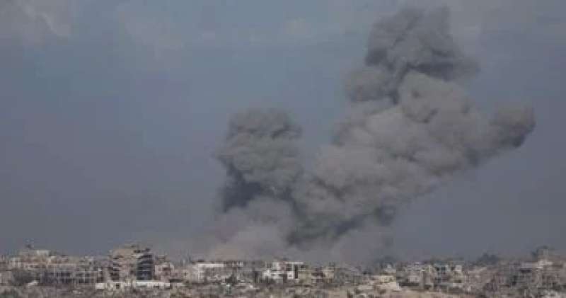 إعلام فلسطينى: طائرات الاحتلال تقصف المناطق الشرقية لدير البلح وسط غزة