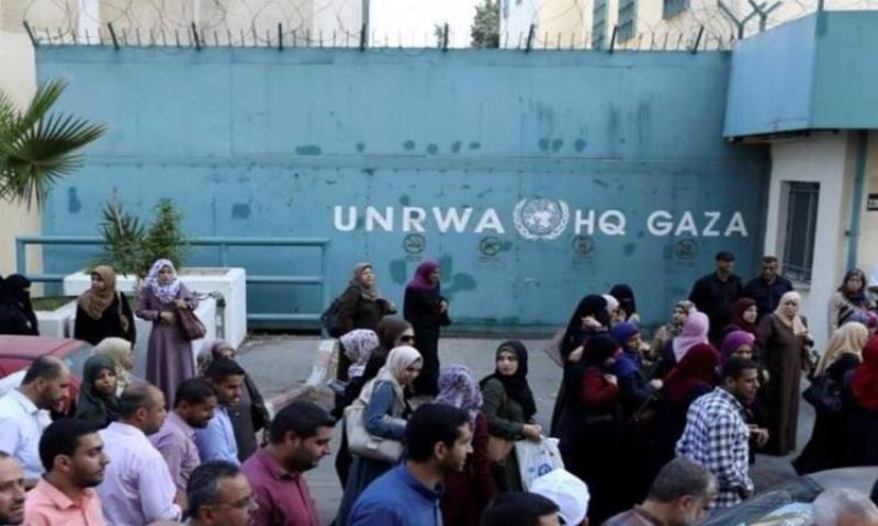 المكتب الإعلامي الحكومي بغزة: الاحتلال استهدف أكثر من 150 مدرسة إيواء تابعة لأونروا