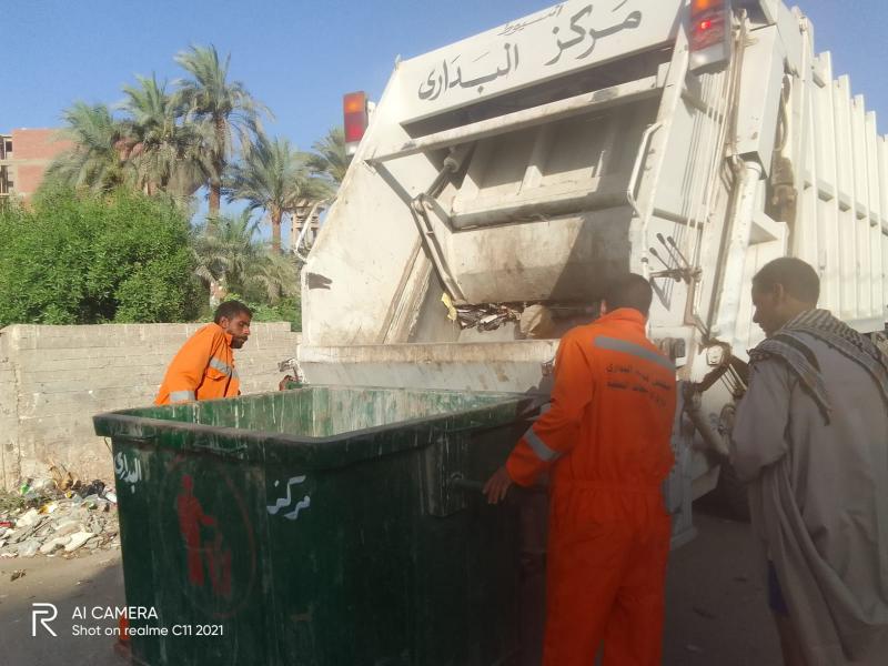 محافظ أسيوط : رفع 540 طن مخلفات وتسوية وتمهيد طرق خلال حملات نظافة بـ 4 مراكز