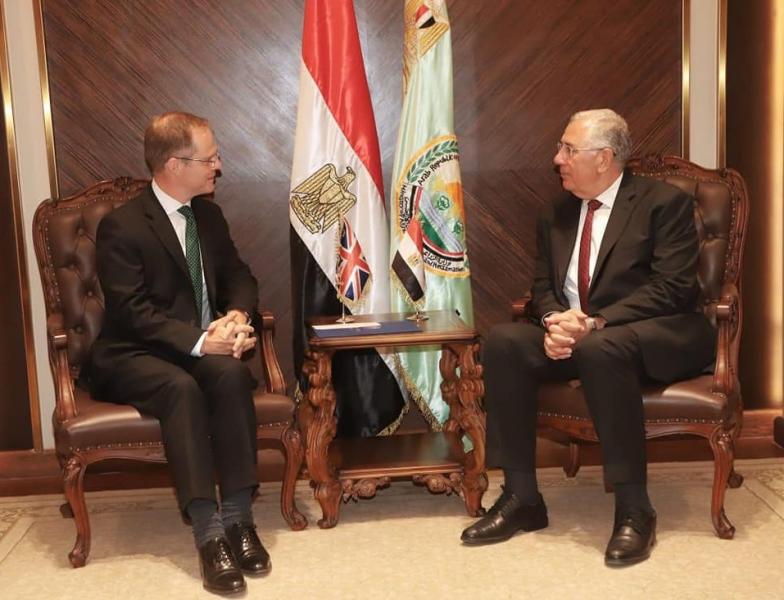 وزير الزراعة يبحث مع سفير بريطانيا في القاهرة التعاون بين البلدين في دعم منظومة الأمن الغذائي