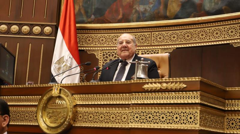 رئيس مجلس الشيوخ يهنئ الرئيس السيسى والشعب المصرى بعيد الأضحى المبارك