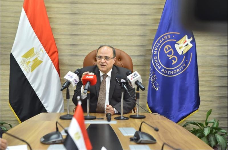 رئيس هيئة الدواء المصرية : ظاهرة نقص الدواء مؤقتة ونؤمن المخزون الاستراتيجي للمواد الخام ومستلزمات الإنتاج