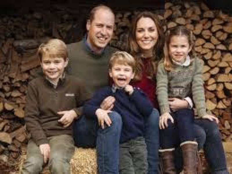 كيت ميدلتون تحتفل بعيد ميلاد زوجها الأمير ويليام بصورة مبهجة مع أبنائهما