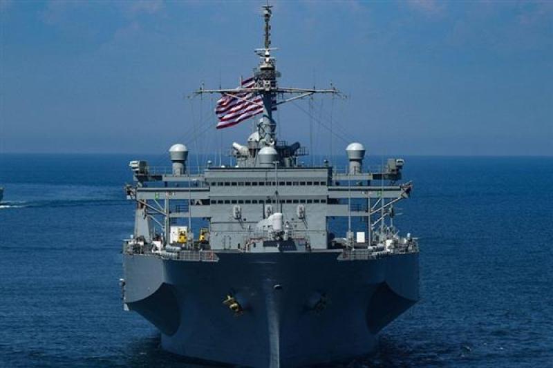البحرية الامريكية 