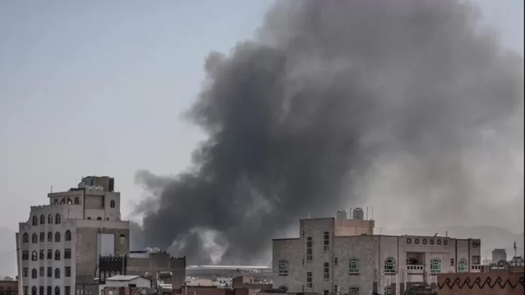 الحوثيون: غارات أمريكية بريطانية على الحديدة باليمن