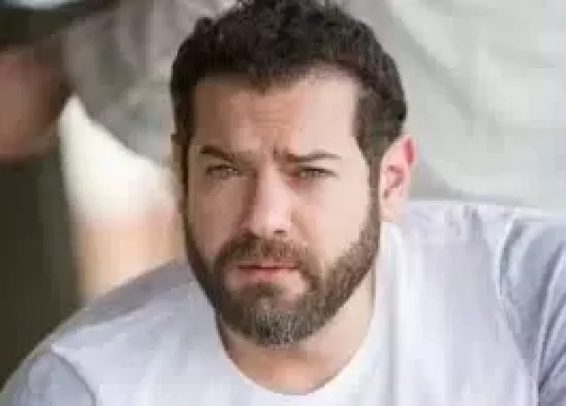 عمرو يوسف يكشف تفاصيل السلم والثعبان 2: ليس تكملة وإنما عالم جديد