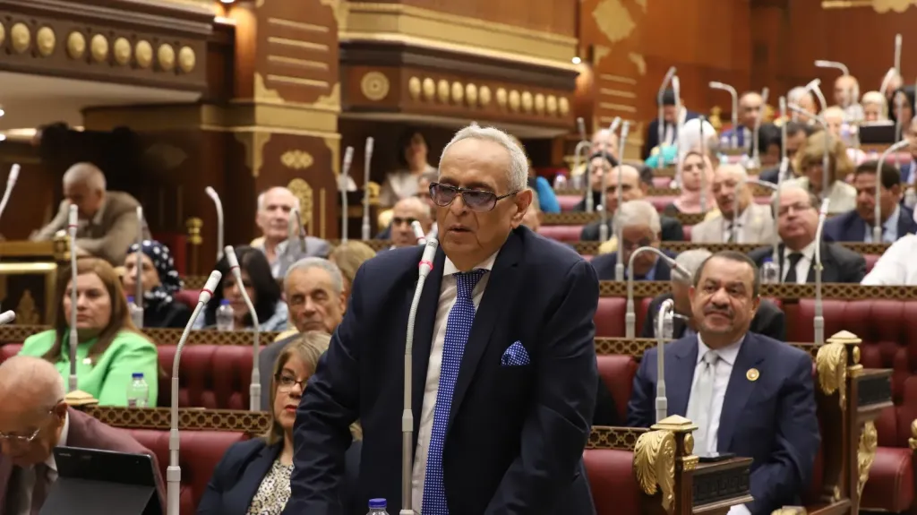 وكيل الشيوخ يهنيء عمال مصر المكتسبات غير مسبوقة ويستحقون وسام التكريم والاجادة