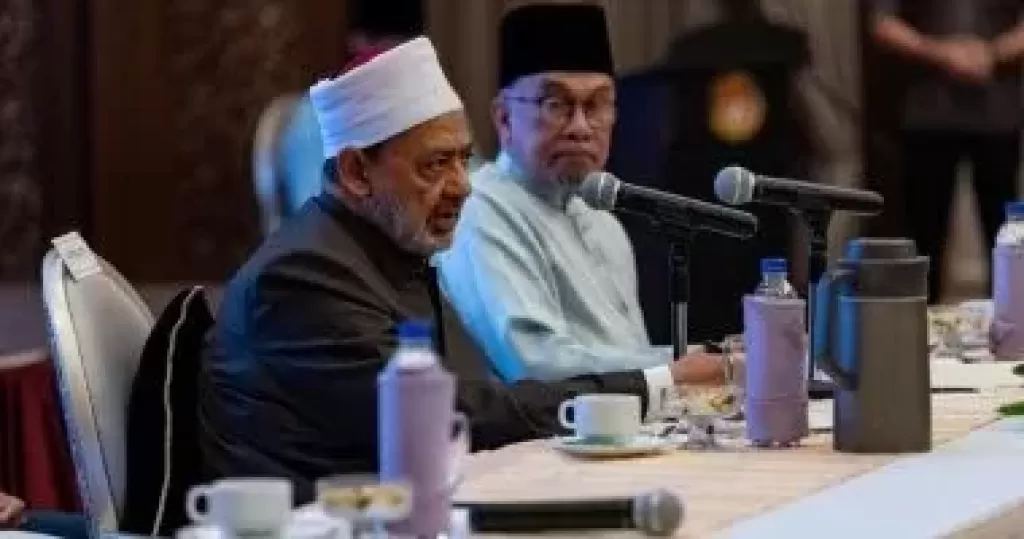 رئيس الوزراء الماليزي يحاوِر شيخ الأزهر