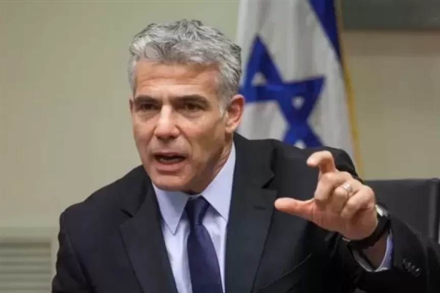 زعيم المعارضة الإسرائيلية: انفجار المسيرة دليل أن الحكومة لا تستطيع توفير الأمن لمواطنيها