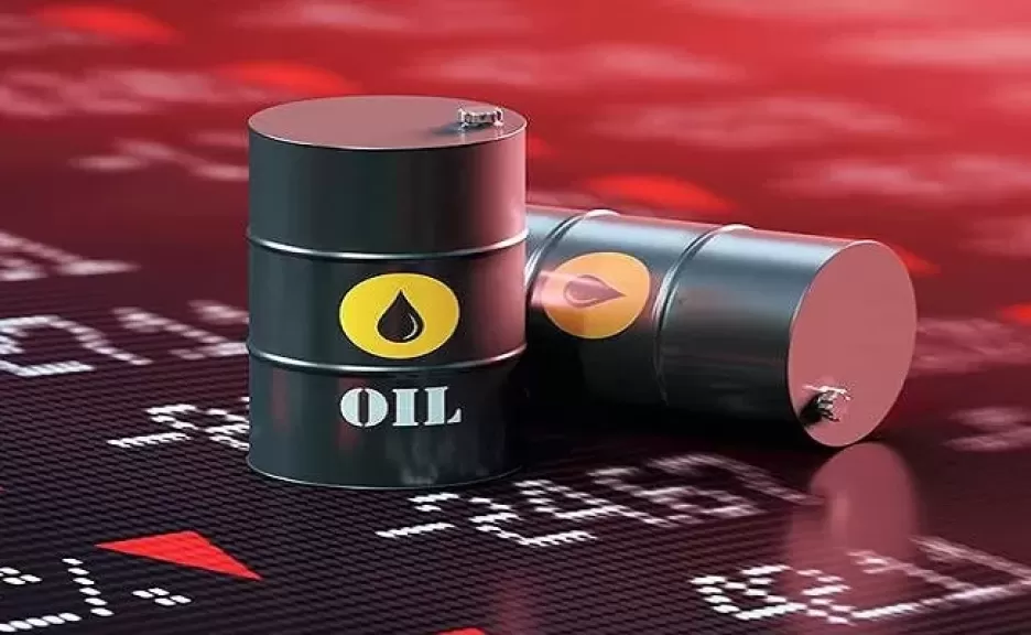 أسعار النفط تتراجع وتتجه لتكبد خسائر أسبوعية