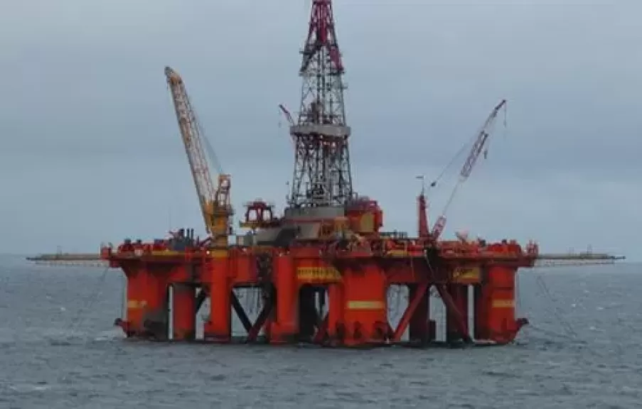 وزير البترول يتفقد الحفار DS12 فى البحر المتوسط اليوم