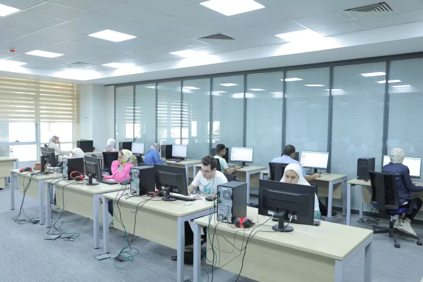لتعليم العالي: مكتب التنسيق يعلن تسجيل 9500 طالبًا وطالبة في اختبارات القدرات للثانوية العامة المصرية