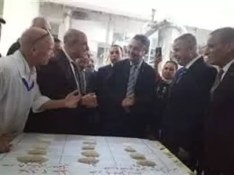 وزير التموين يتفقد المرحلة الثالثة  من تطوير مطحن الإسكندرية