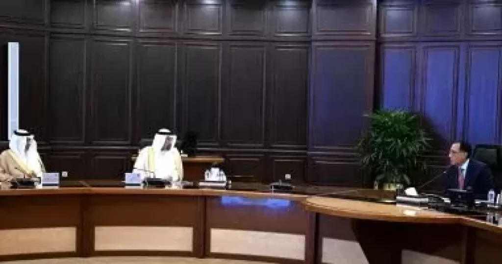 لقاء رئيس الوزراء مع وزير الاستثمار السعودي