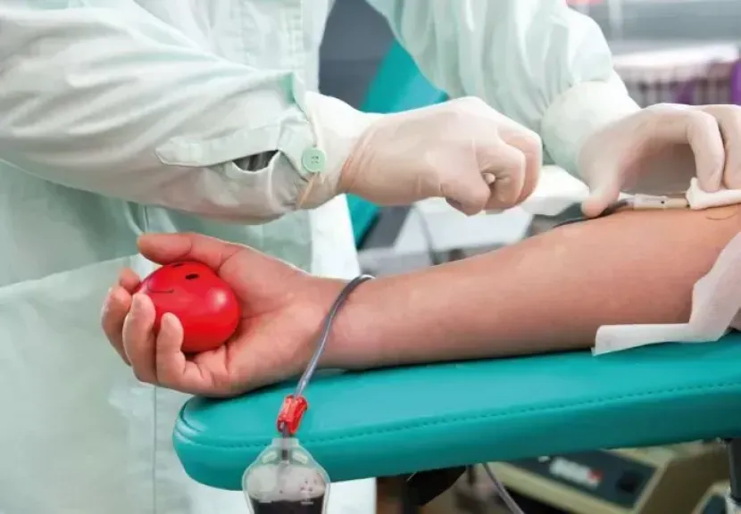 مديرية أمن البحر الأحمر تنظم حملة للتبرع بالدم لصالح المرضى والمصابين