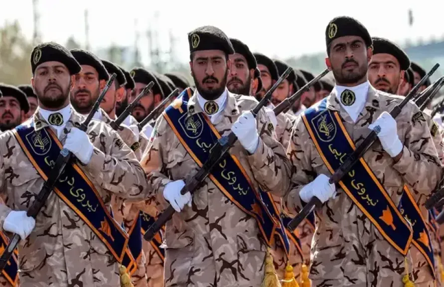 الحرس الثورى الإيرانى يؤكد مقتل قائد البحرية علي رضا تنكسيرى