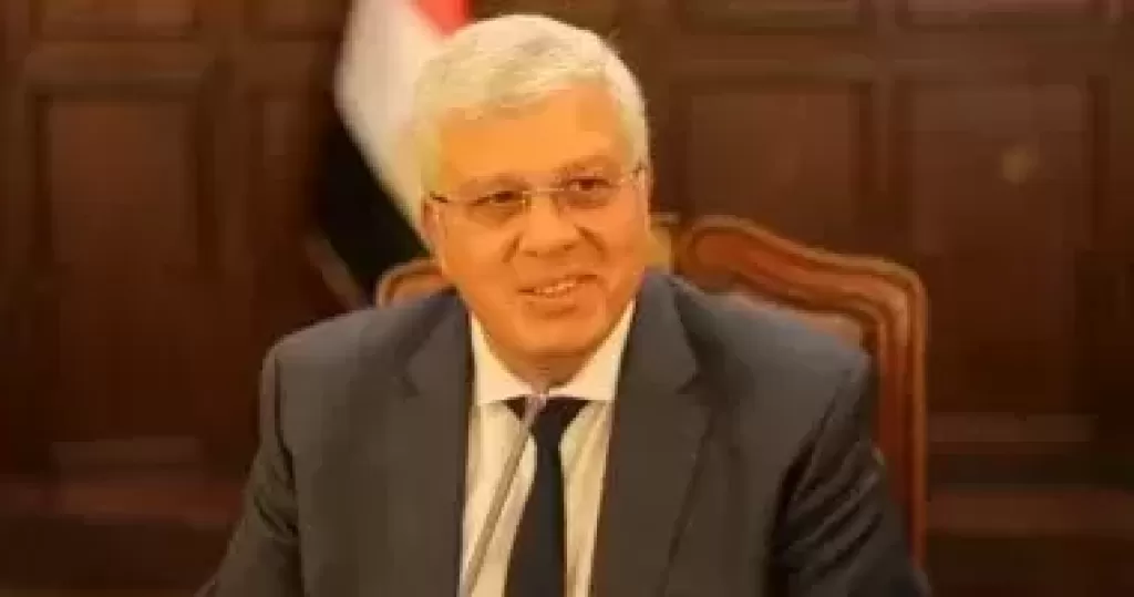 أيمن عاشور