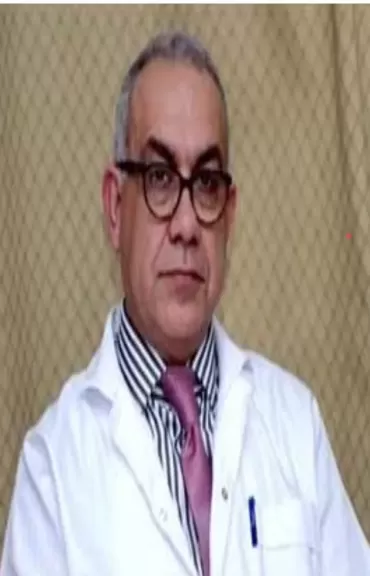 د منصور خليل  مدير مستشفى الهرم 