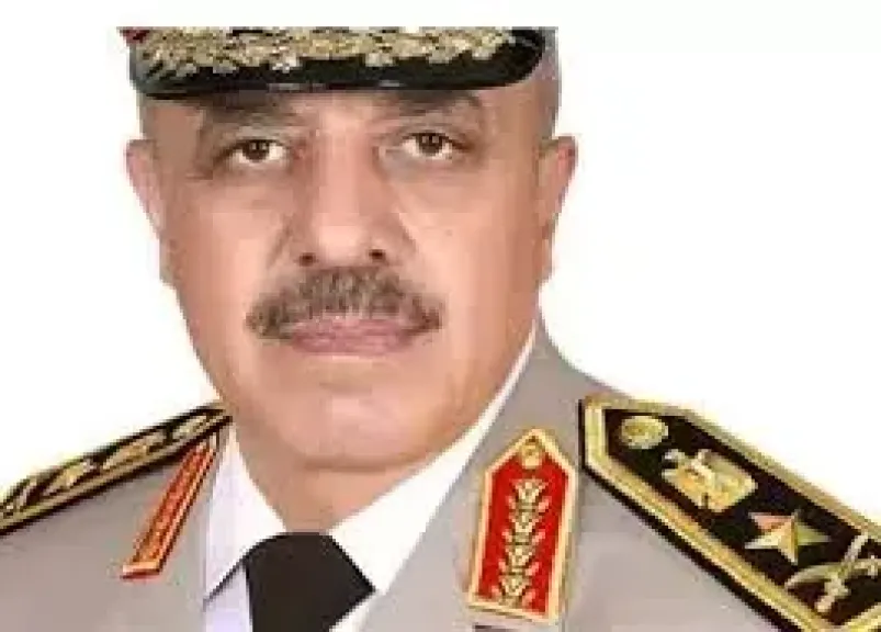 الفريق أحمد خليفة يعود إلى أرض الوطن عقب مشاركته فى فعاليات معرض ومؤتمر الدوحة للدفاع البحرى