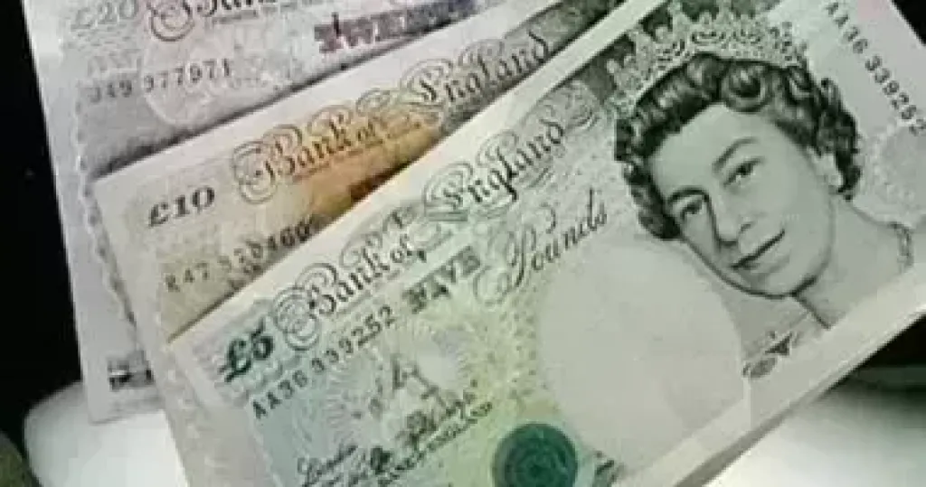 سعر الجنيه الاسترلينى يبدأ تعاملات اليوم الأربعاء 7-5-2025 على ارتفاع