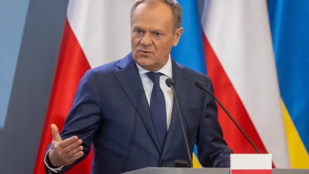 رئيس وزراء بولندا: التهديدات الأمريكية بالسيطرة على جرينلاند قد تثير التوترات داخل الناتو