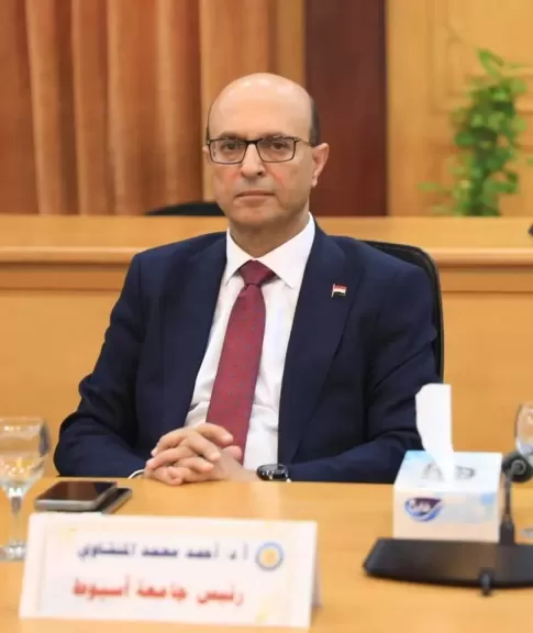 رئيس جامعة أسيوط
