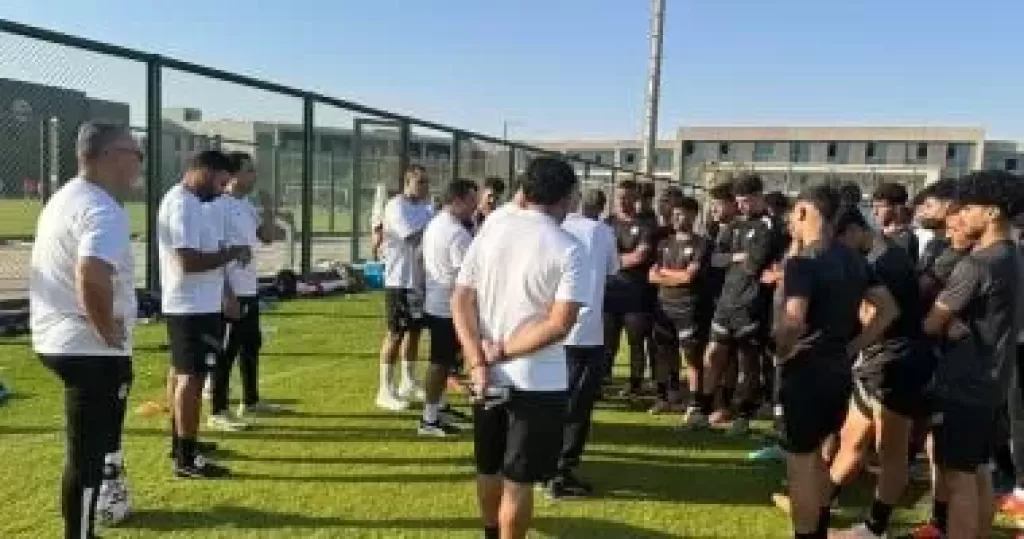 ميكالى يبدأ مهمته مع منتخب الشباب.. لقاء تعارف وتدريبات متنوعة فى اليوم الأول