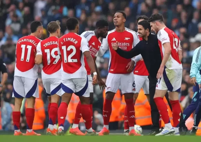 الدوري الإنجليزي ..أرسنال يحسم الشوط الأول بالتقدم 2-1 على ليفربول