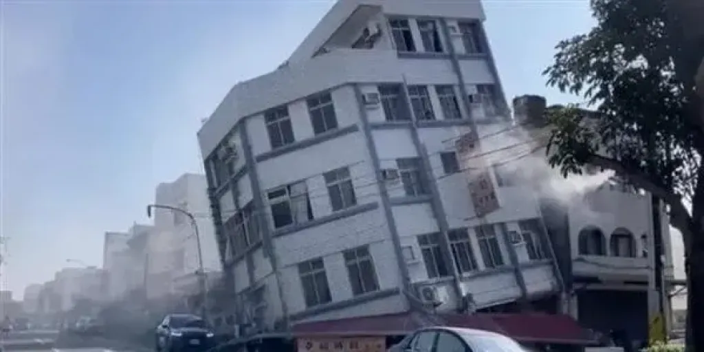 الصين تجدد إنذارا باللون الأصفر لمواجهة الإعصار فنغشن
