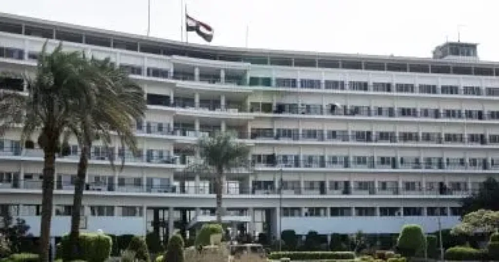 خبير عالمى بالمجمع الطبى للقوات المسلحة بكوبرى القبة فى جراحة الوجه والفكين