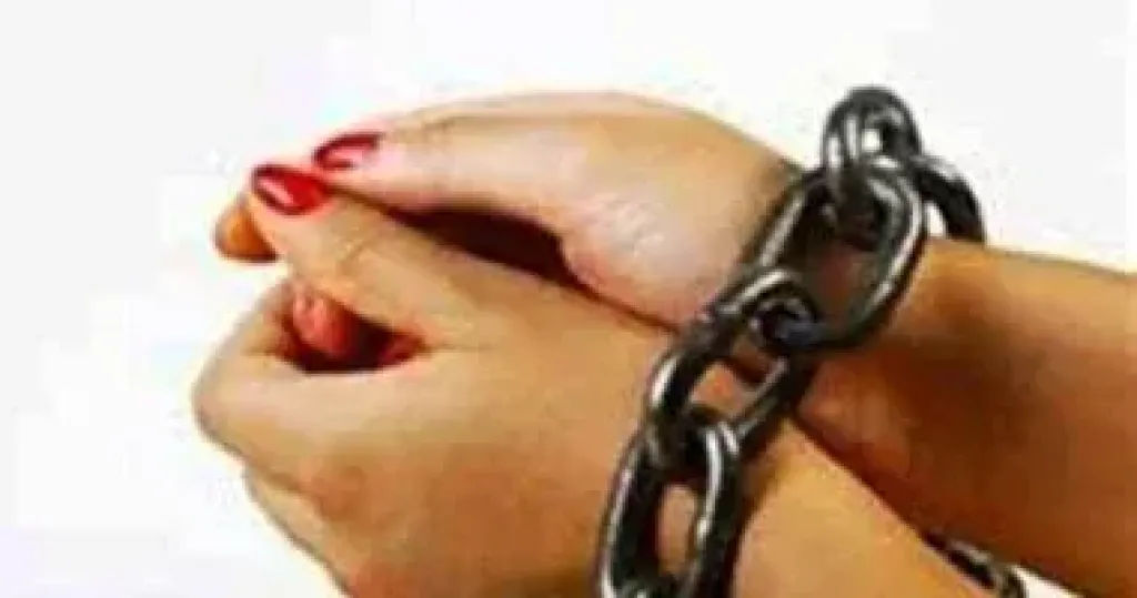 حبس سيدة لاتهامها بإدارة كيان تعليمى غير مرخص في الجيزة