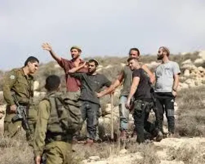 إصابة مسعفين وصحفيين في هجوم لمستعمرين في بيتا جنوب نابلس