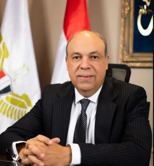 وزير الطيران المدني يوجه برفع درجة الاستعداد القصوى بمطار القاهرة الدولي وجميع المطارات