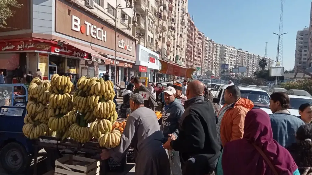 محافظ أسيوط: إزالة اشغالات وتعديات الباعة الجائلين على حرم الطرق بنطاق حي شرق