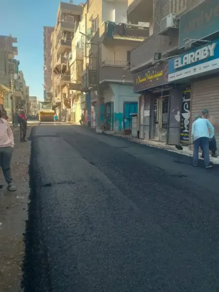 محافظ الغربية : رصف شارع ”كشك” بمدينة زفتى