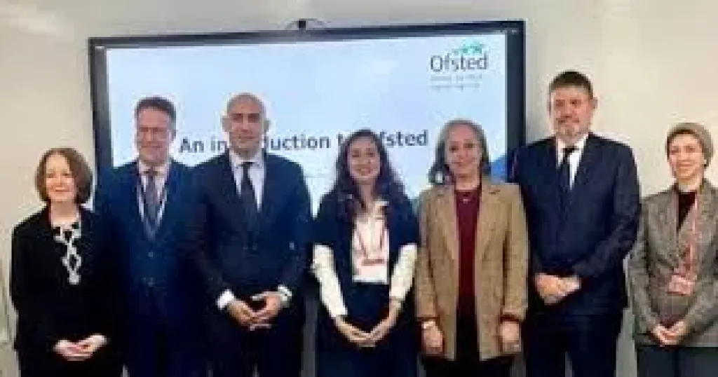 وزير التعليم ومدير أكاديمية "Ofsted"