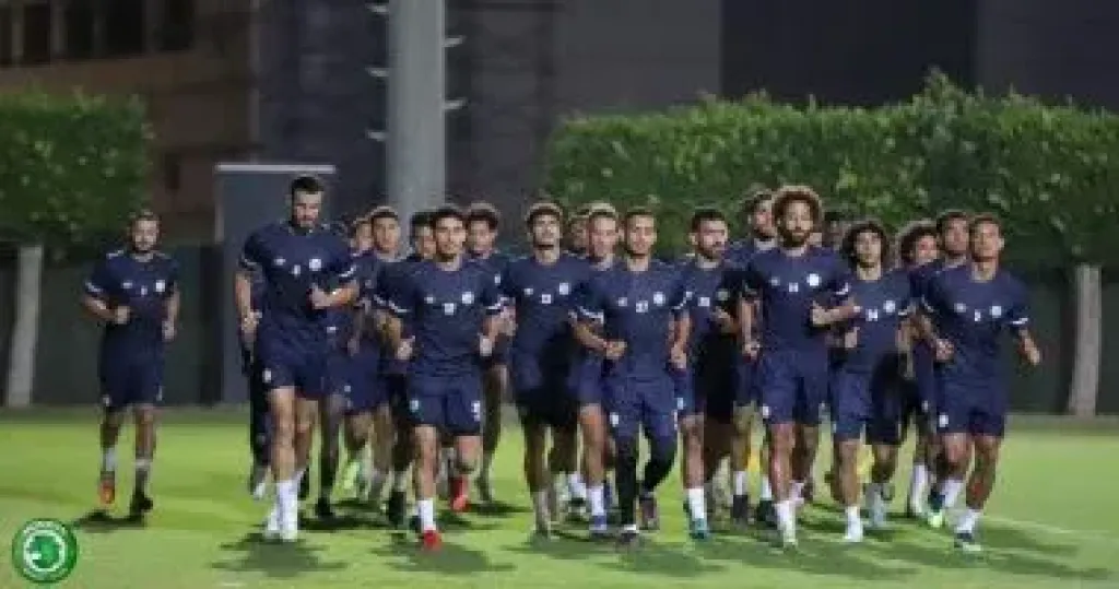 عبدالظاهر السقا يجتمع بلاعبى مودرن سبورت عقب توليه منصب المدير الرياضي