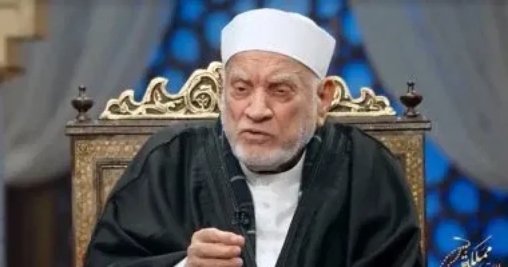 حقيقة تعرض الدكتور أحمد عمر هاشم للإغماء بمسجد الحسين.. اعرف التفاصيل