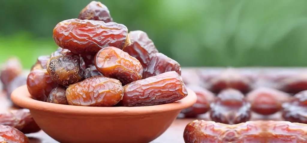 نتناوله بكثرة في رمضان.. كنوز «التمر» الصحيّة تكتشفها عند كل إفطار