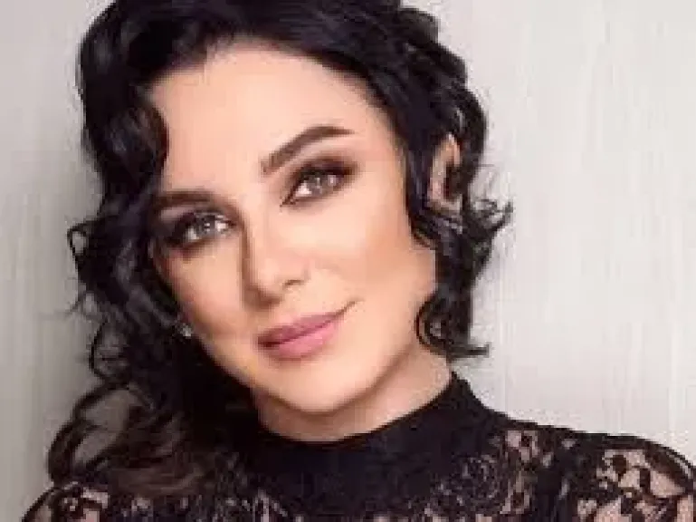 الفنانة سلاف فواخرجي