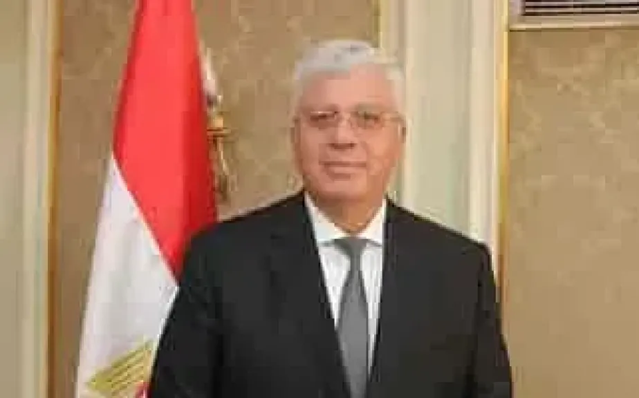 ايمن عاشور 