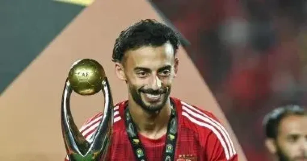 نجم الأهلي يعلق على اقتراب الزمالك من ضم أحمد عبد القادر