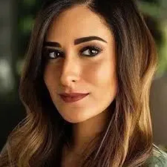 أمينة خليل تنشر صورة جديدة قبل حفل افتتاح مهرجان كان