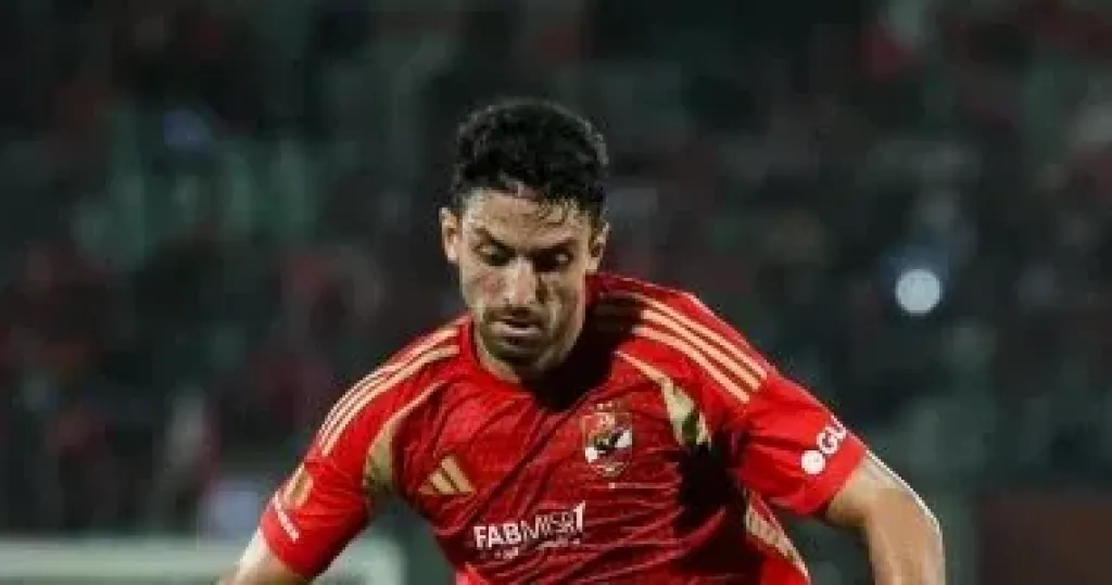 نزول طاهر محمد طاهر بعد إصابة جراديشار فى مباراة الأهلى والزمالك