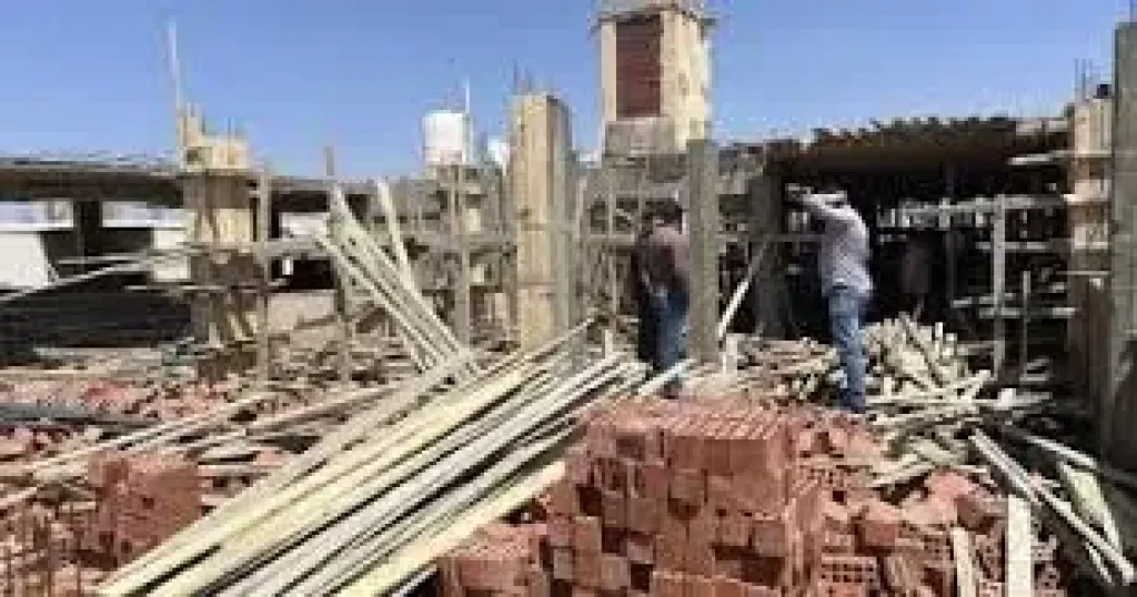 قانون البناء ينظم ضوابط وإجراءات تطوير المناطق غير المخططة
