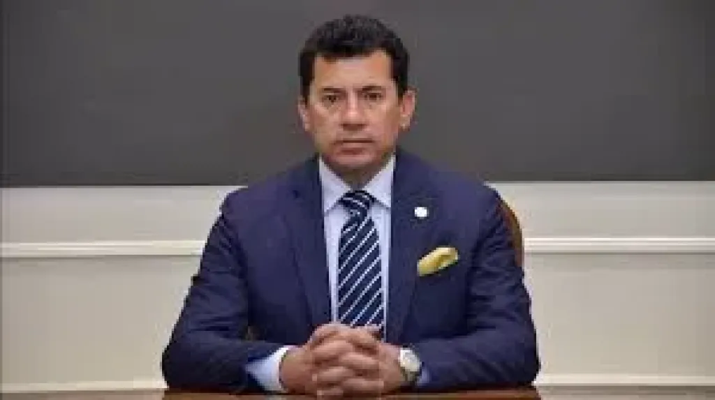 وزير الشباب والرياضة يبحث مع رئيس الاتحاد الدولي للسلاح سبل تعزيز التعاون المشترك